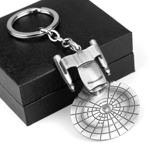 Star Trek Starship USS Enterprise NCC-1701-D Metal Alloy Keychain - Picture 6 of 10